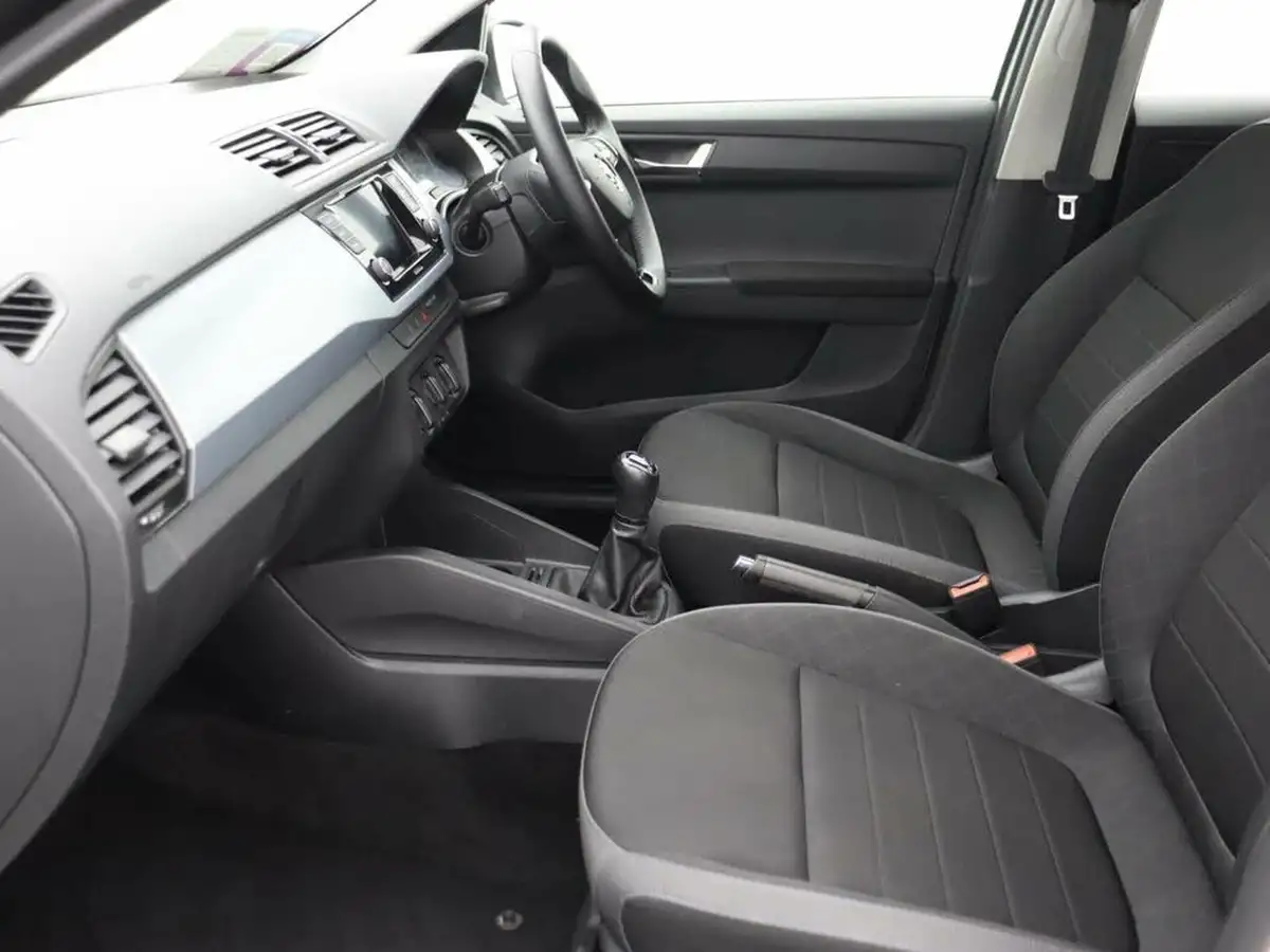 2020-skoda-fabia-10-mpi-colour-edition-60ps-big-18