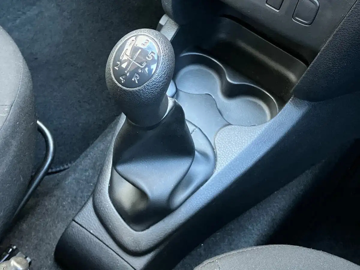 2017-dacia-sandero-10-sce-access-big-32