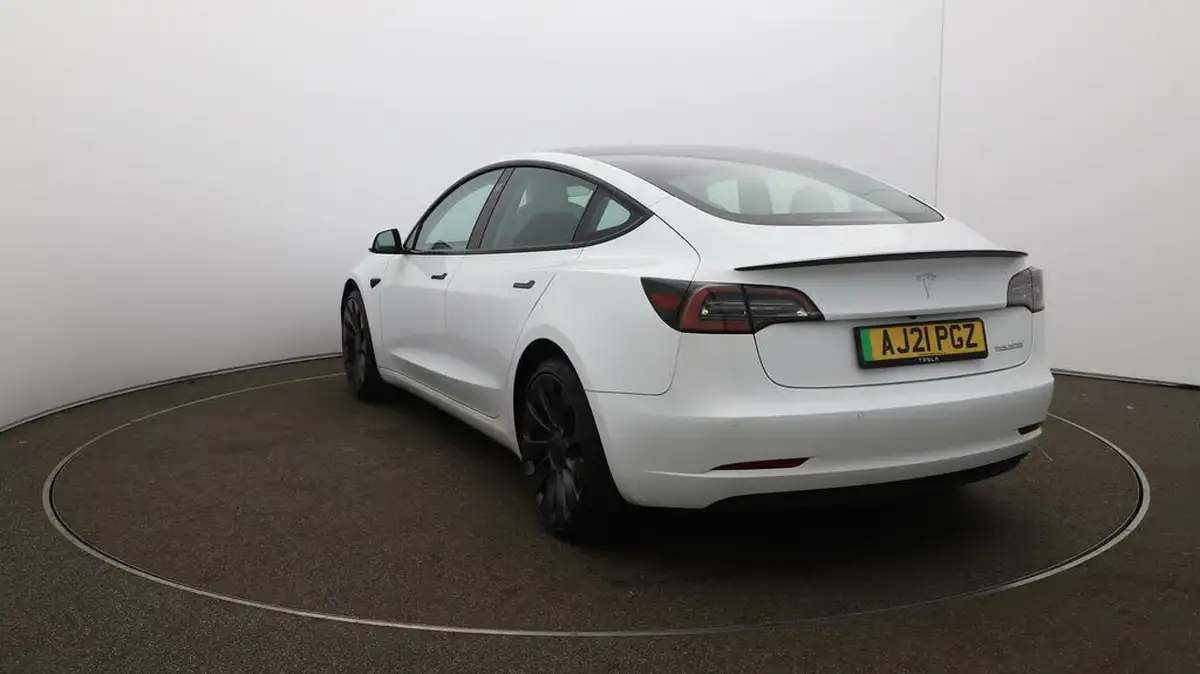 2021-tesla-model-3-e-performance-4x4-big-59
