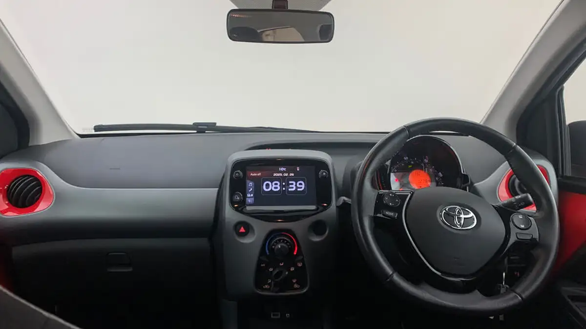 2020-toyota-aygo-10-vvt-i-x-play-tss-x-shift-big-8