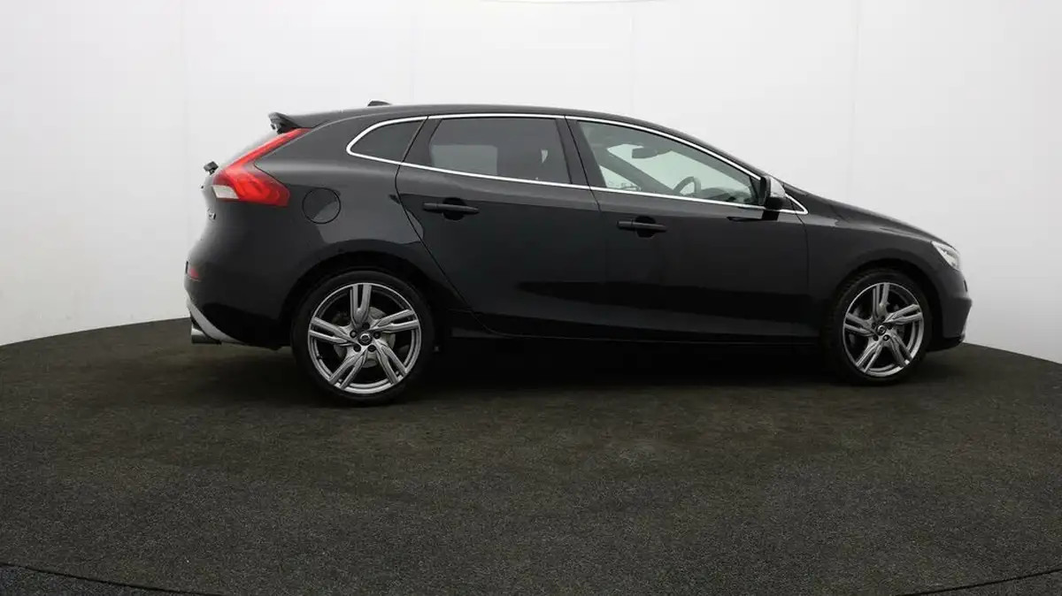 2018-volvo-v40-20td-d3-r-design-pro-big-30