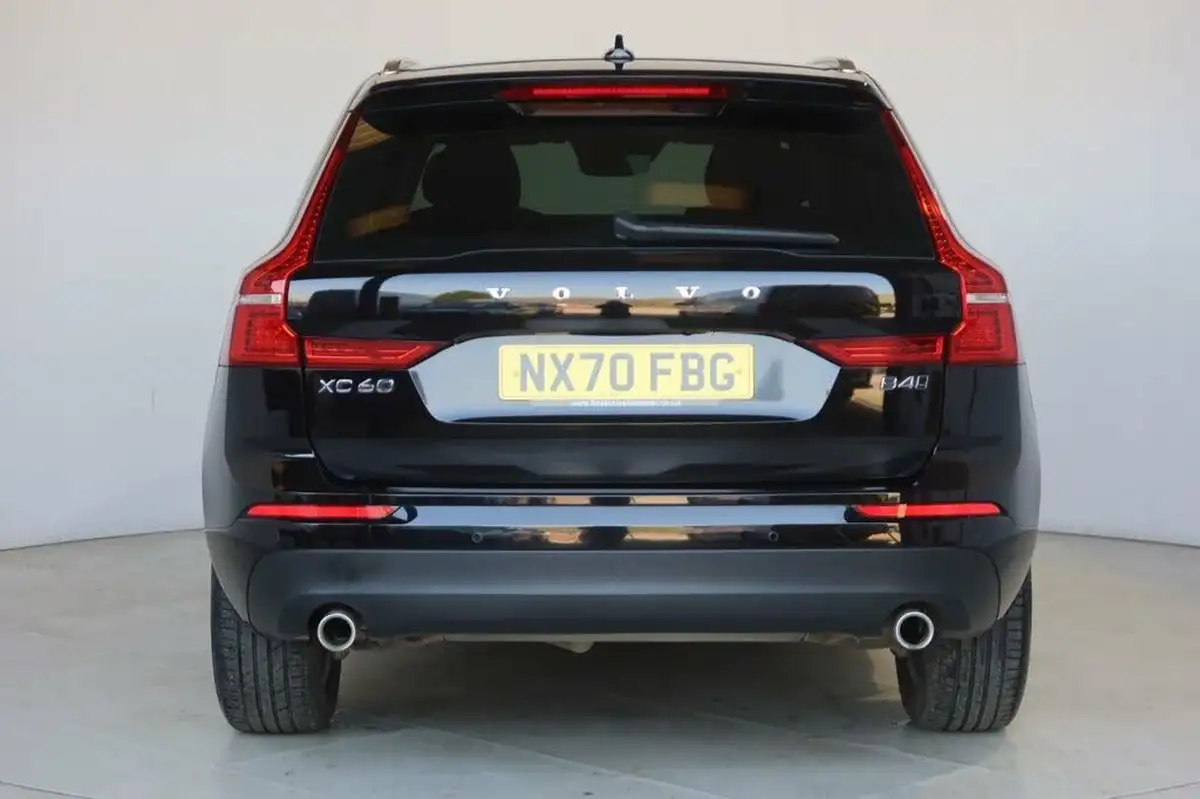 2021-volvo-xc60-20td-b4-momentum-awd-big-6