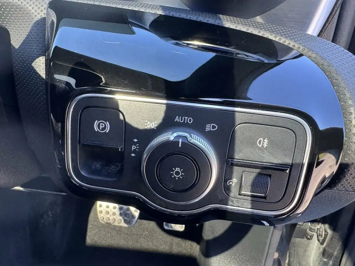 2021-mercedes-benz-a-class-13-a180-amg-line-premium-plus-edition-hatchback-5d-7g-dct-big-39