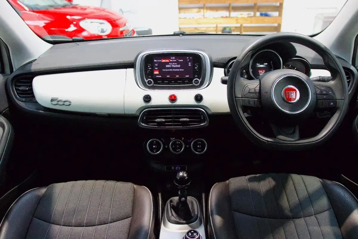 2017-fiat-500x-13multijet-lounge-big-9