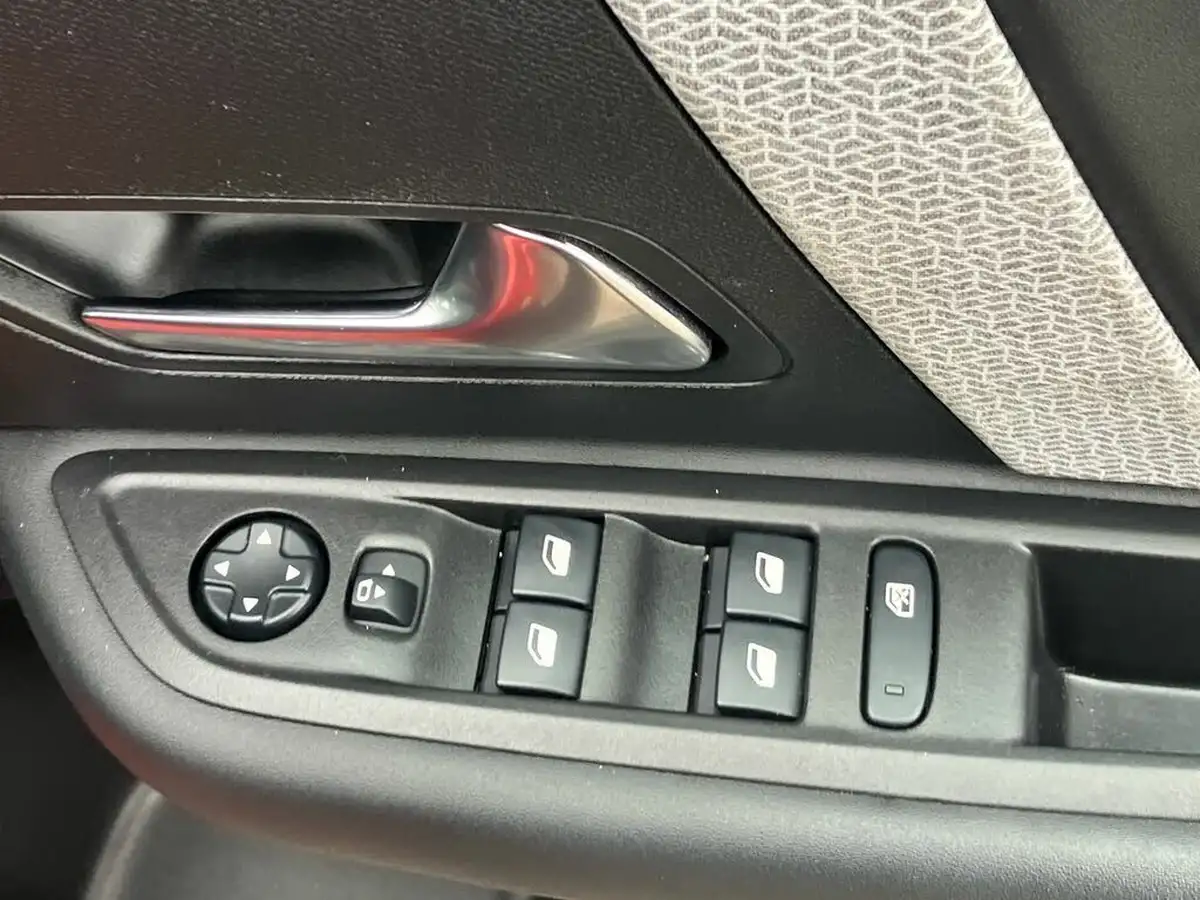 2021-citroen-c4-12-puretech-shine-plus-130ps-big-20