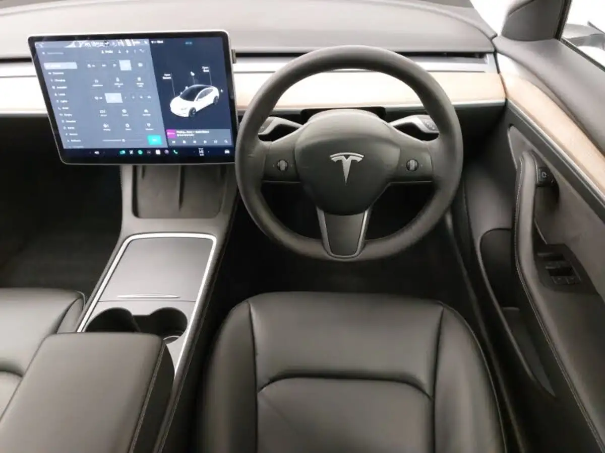 2021-tesla-model-3-e-long-range-awd-big-6