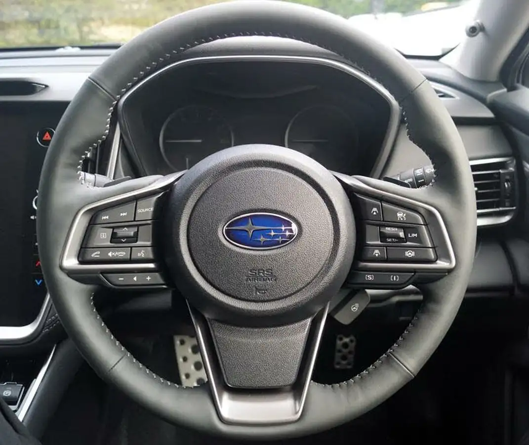 2025-subaru-outback-25i-touring-big-8