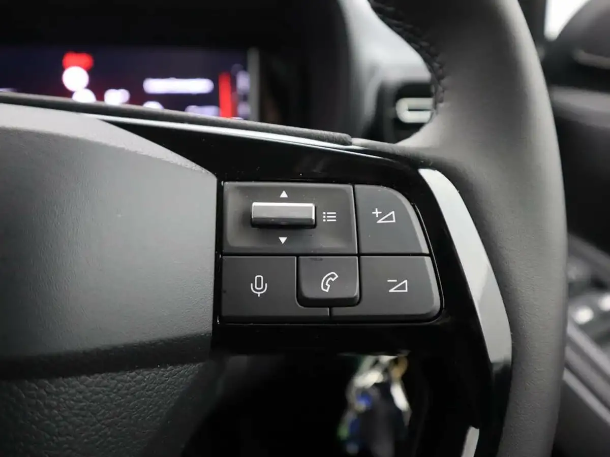 2024-vauxhall-combo-life-e-ultimate-big-33
