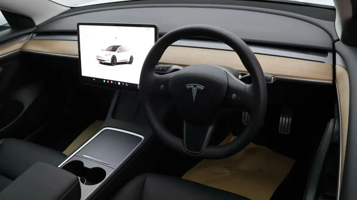 2022-tesla-model-3-e-performance-big-8