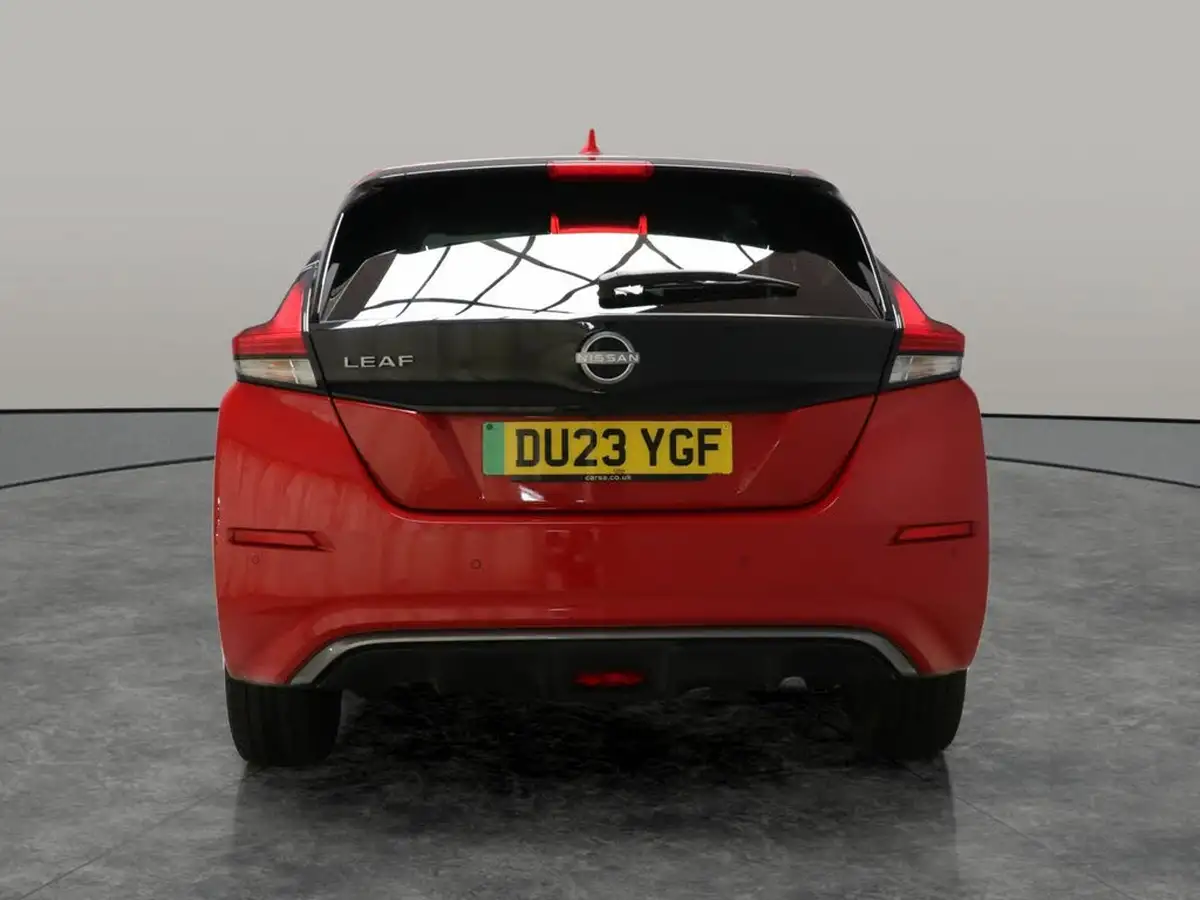 2023-nissan-leaf-e-e-tekna-59kwh-big-8