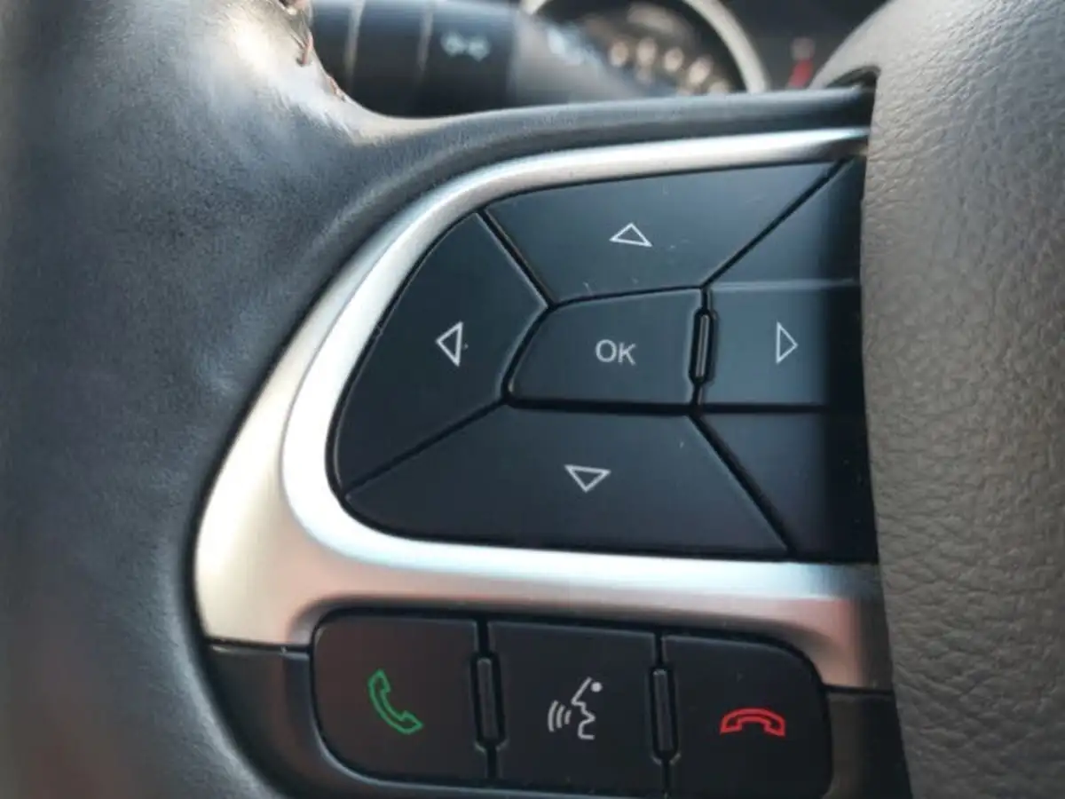 2019-jeep-compass-14-multiair-ii-longitude-big-14