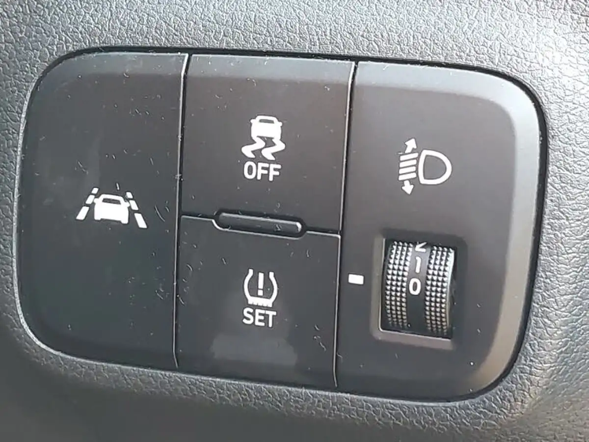 2022-hyundai-i10-10-t-gdi-n-line-big-15