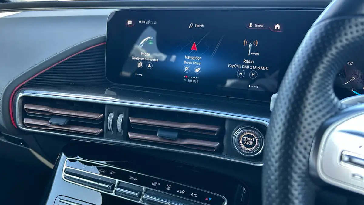2021-mercedes-benz-eqc-e-eqc-400-amg-line-big-10