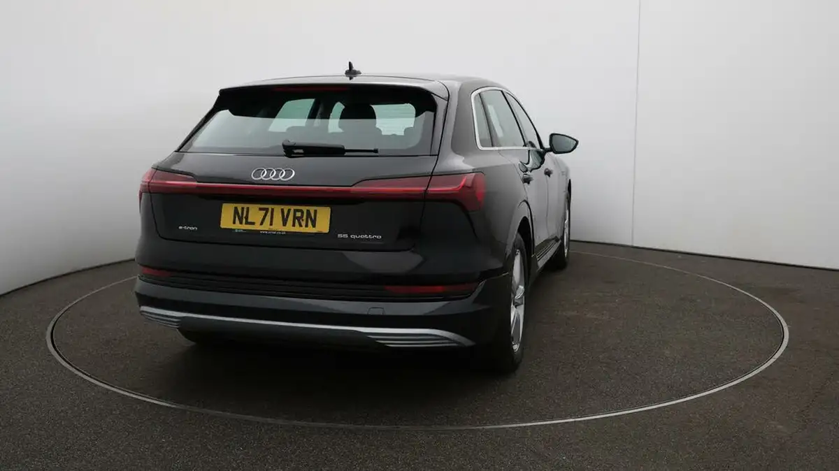 2021-audi-e-tron-55e-technik-station-wagon-big-46