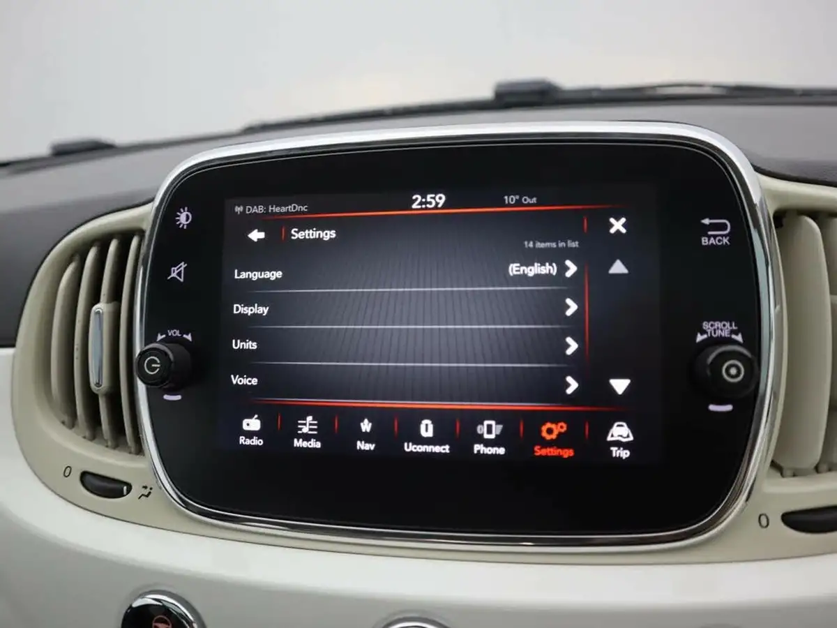 2017-fiat-500-12-lounge-dualogic-big-17