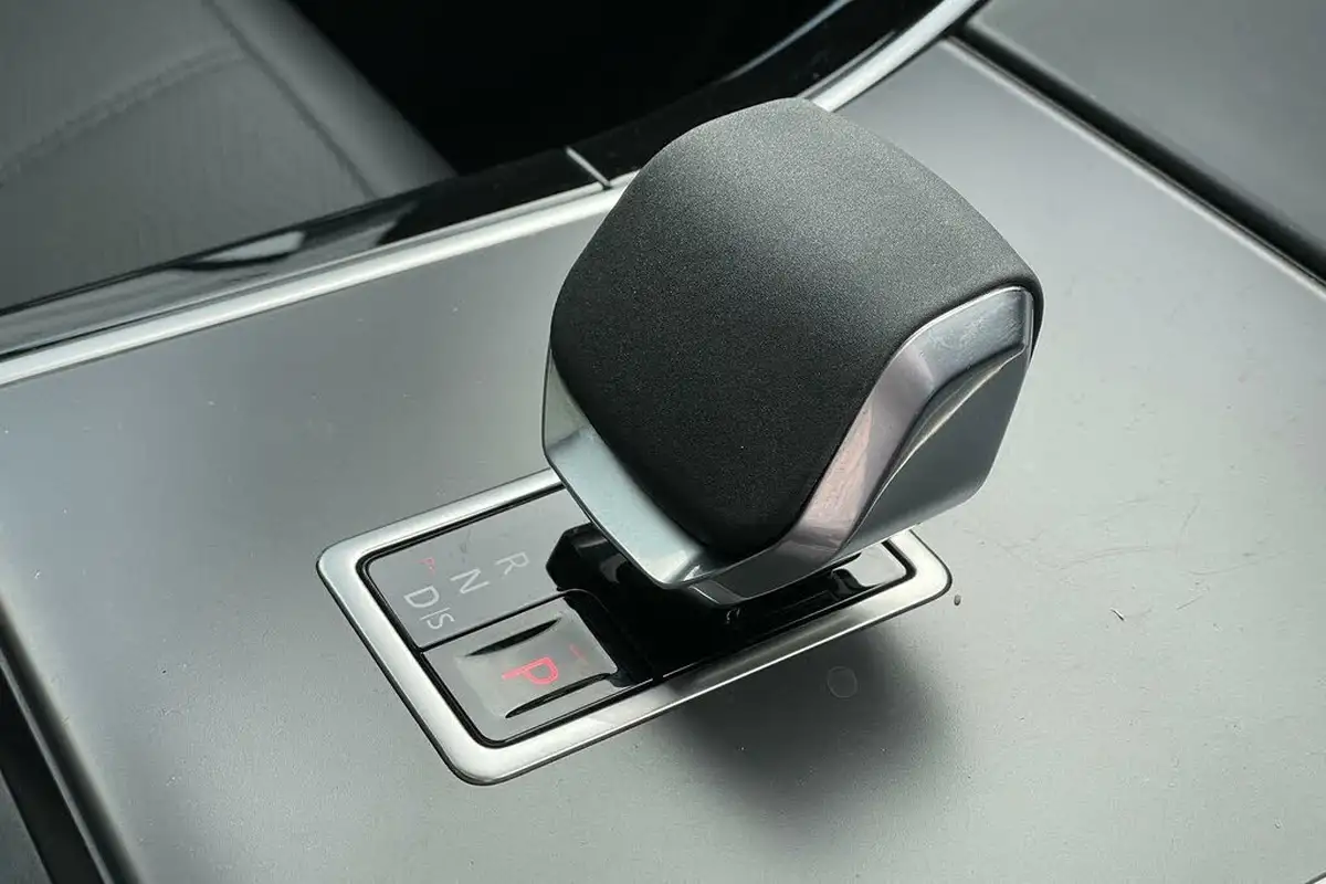 2024-land-rover-range-rover-velar-20-p400e-dynamic-hse-big-19
