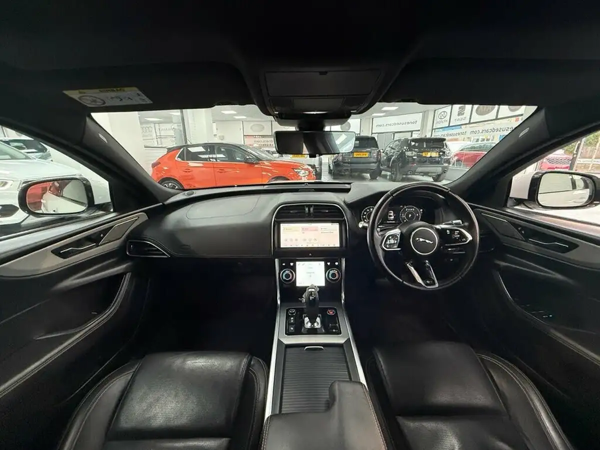 2020-jaguar-xe-20d-r-dynamic-se-awd-big-7