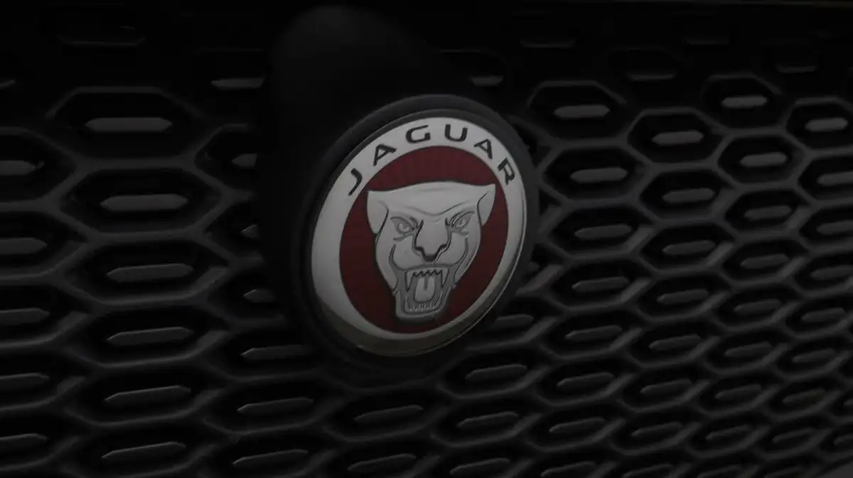 2022-jaguar-i-pace-ev400-black-big-23