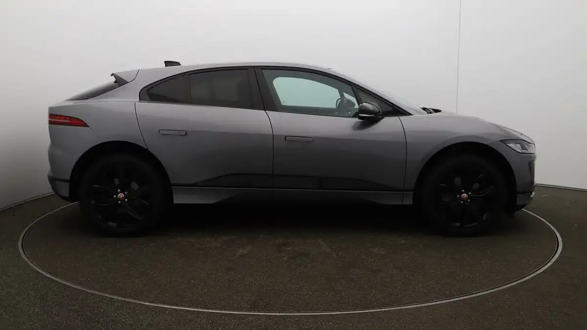 2022-jaguar-i-pace-ev400-black-big-41