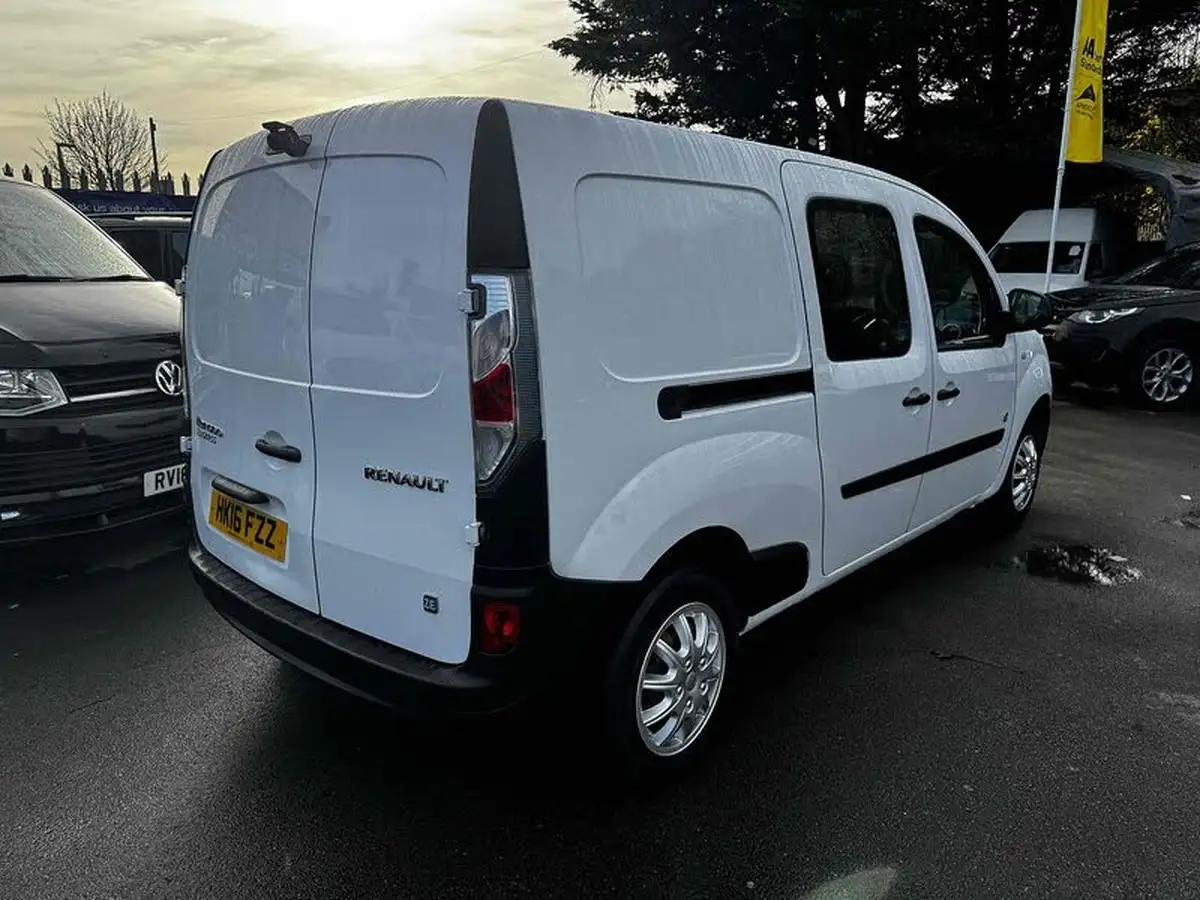 2016-renault-kangoo-maxi-e-i-maxi-ze-crew-cab-big-11
