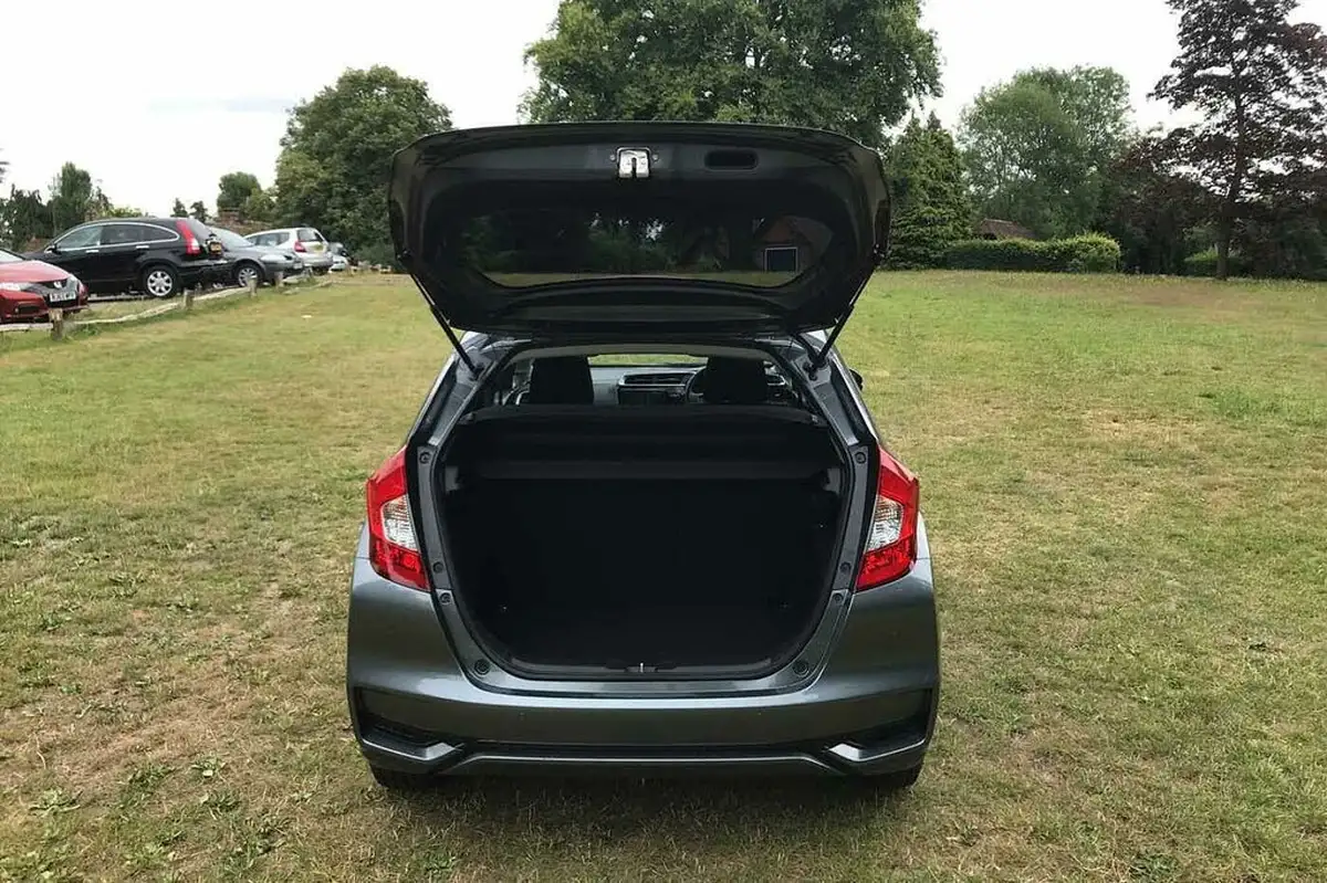 2019-honda-jazz-13-i-vtec-ex-navi-big-16