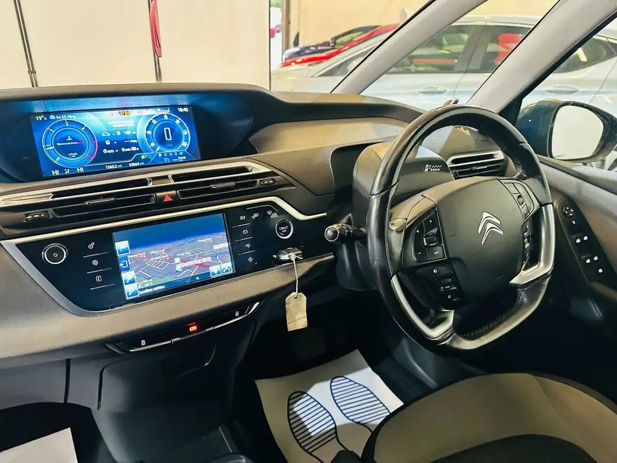 2014-citroen-grand-c4-picasso-20hdi-exclusive-eat6-auto-big-36