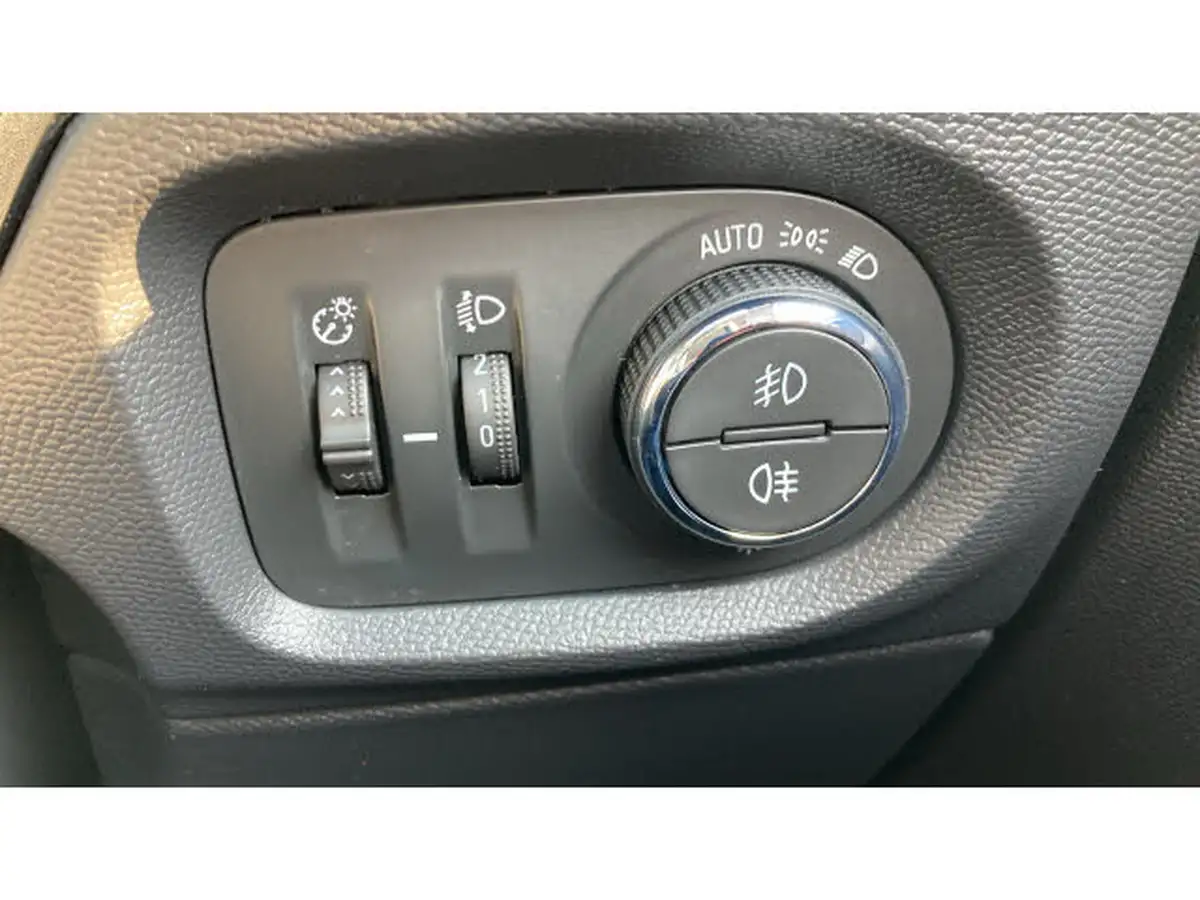 2021-vauxhall-corsa-12i-elite-big-28