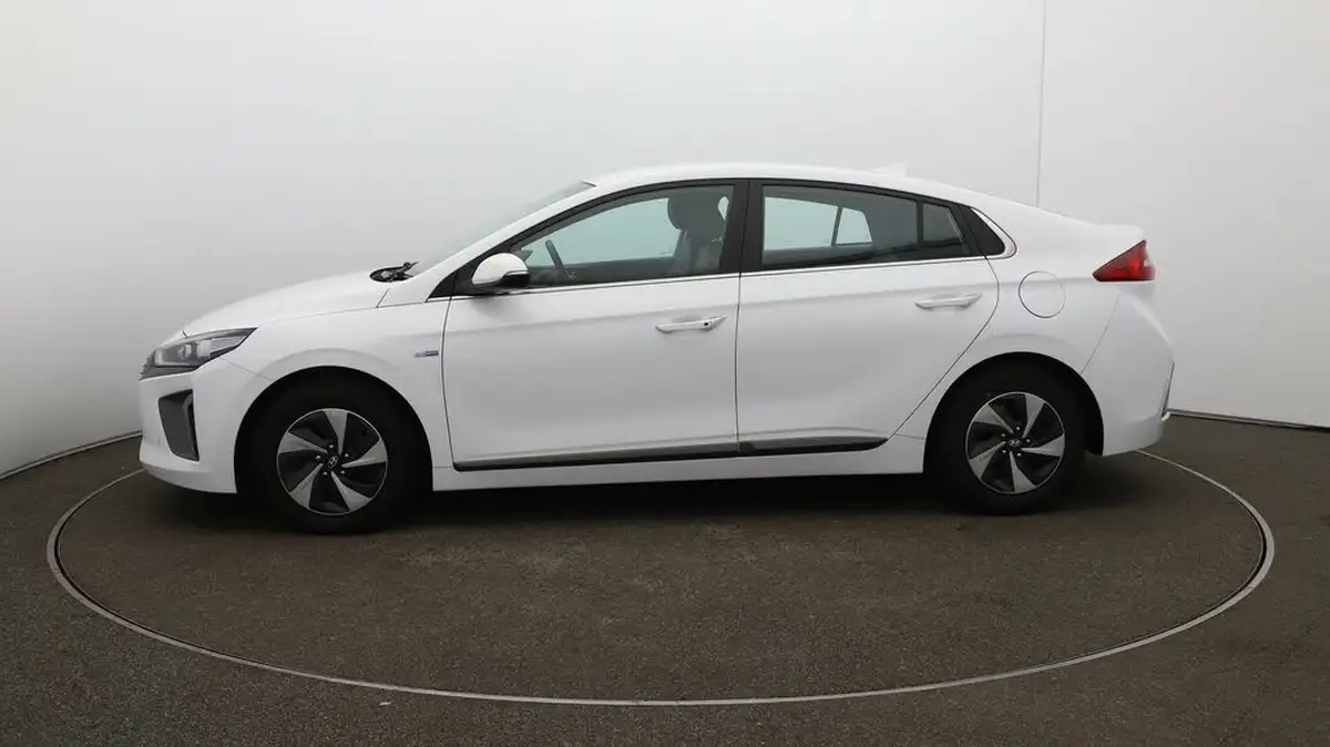 2019-hyundai-ioniq-16-gdi-premium-se-hybrid-big-4