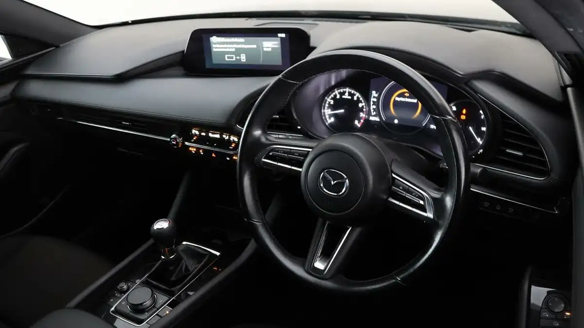 2022-mazda-mazda3-20-se-l-lux-122ps-hatchback-5d-big-9