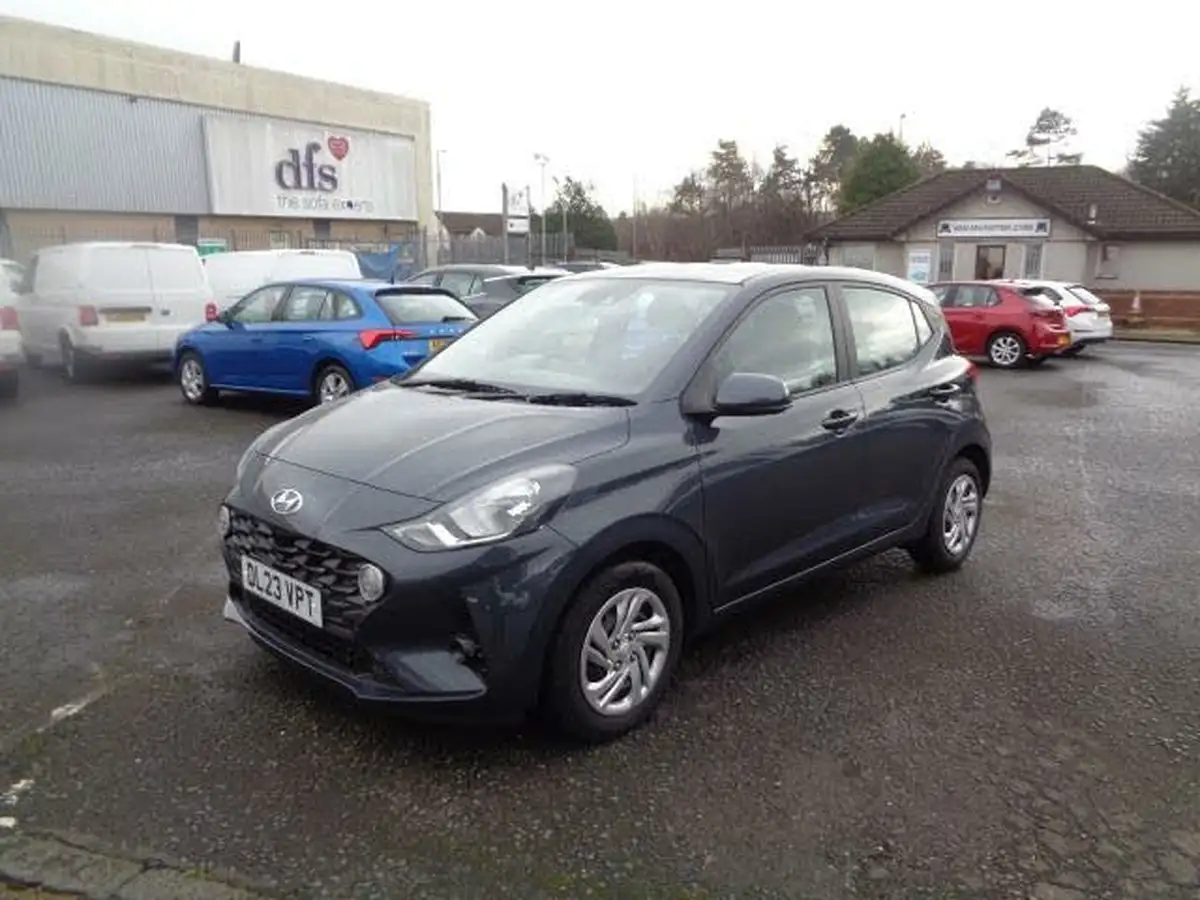 2023-hyundai-i10-10-se-big-7