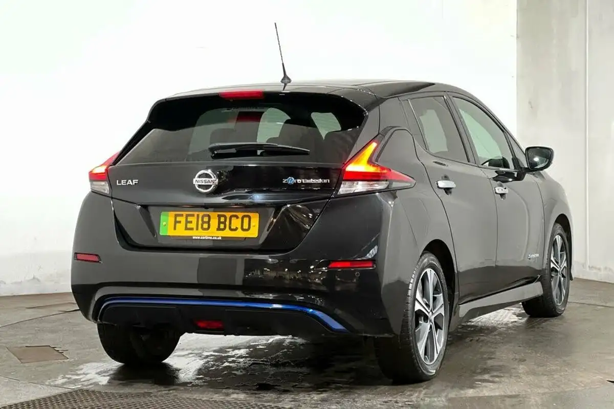 2018-nissan-leaf-e-tekna-110kw-big-16