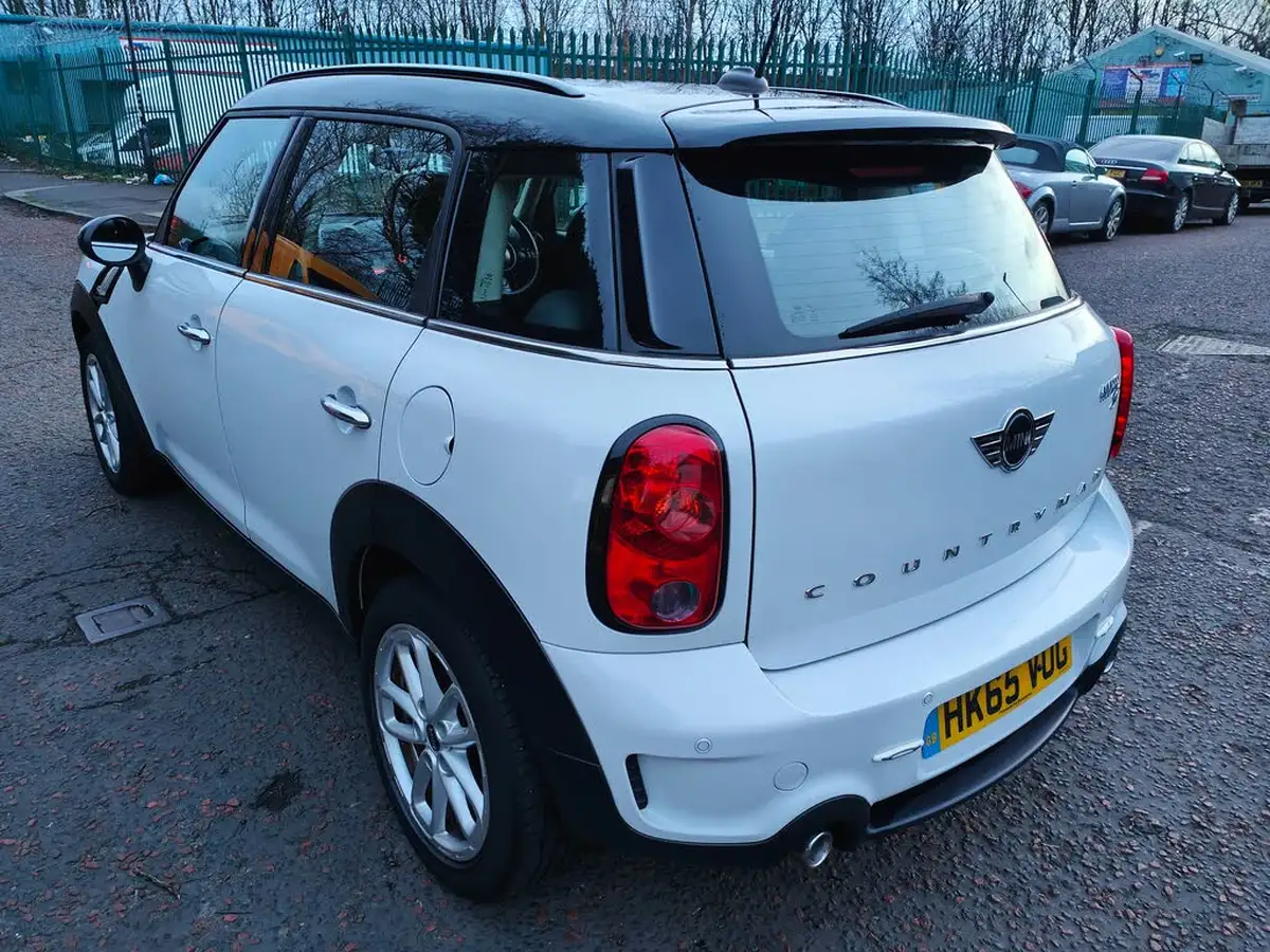2015-mini-countryman-20td-cooper-sd-143bhp-chili-auto-big-6