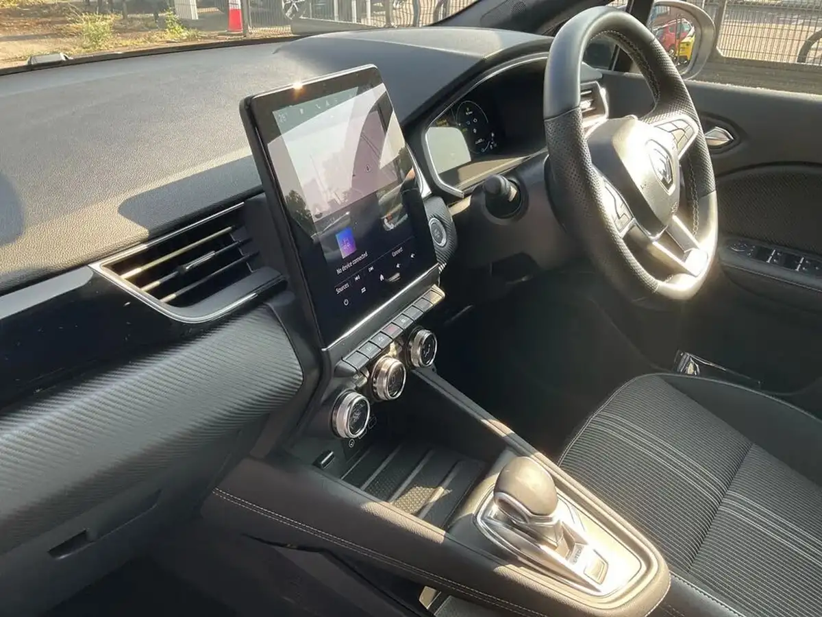 2024-renault-captur-16-e-tech-engineered-145ps-full-big-15