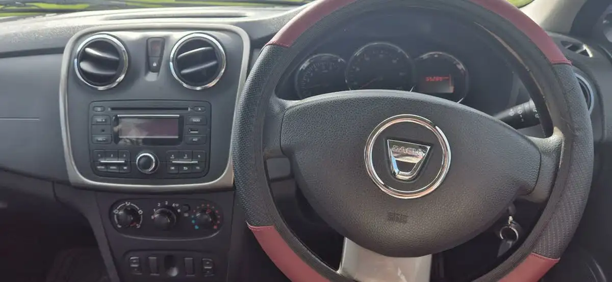 2014-dacia-sandero-stepway-09-ambiance-big-17