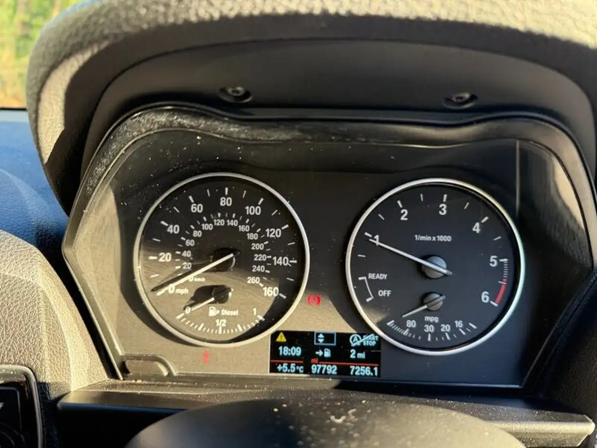 2017-bmw-1-series-15td-116d-eff-dyn-plus-5d-big-12