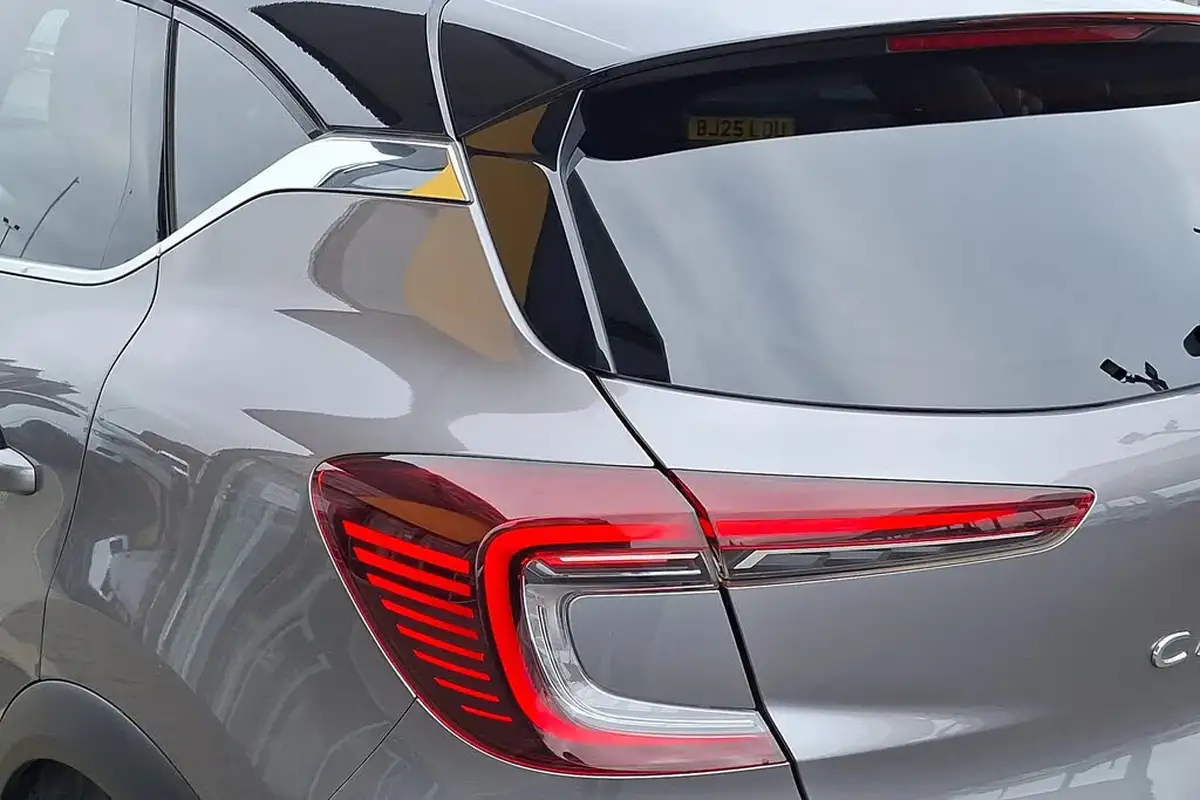 2023-renault-captur-16-techno-145ps-full-big-15