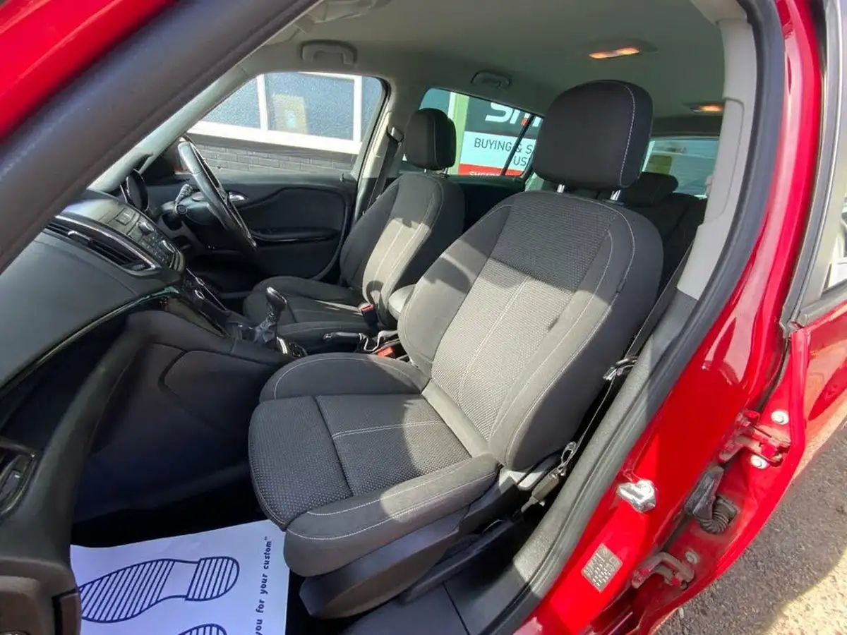 2015-vauxhall-zafira-tourer-14i-16v-turbo-sri-big-28