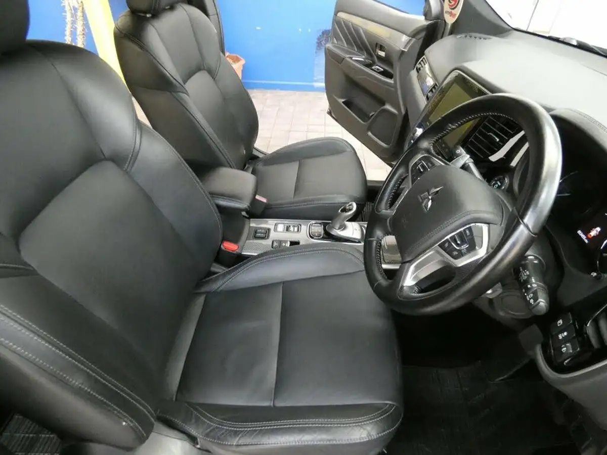 2021-mitsubishi-outlander-24-dynamic-phev-big-44