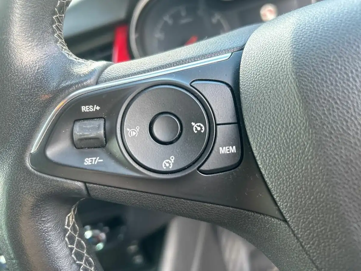 2021-vauxhall-crossland-12-sri-nav-130ps-big-17