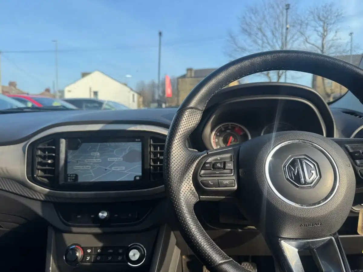 2022-mg-mg3-15-vti-tech-exclusive-nav-big-4