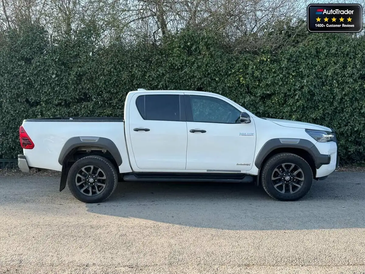 2022-toyota-hi-lux-28d-4d-invincible-x-204hpeu6d-2755cc-auto-big-3