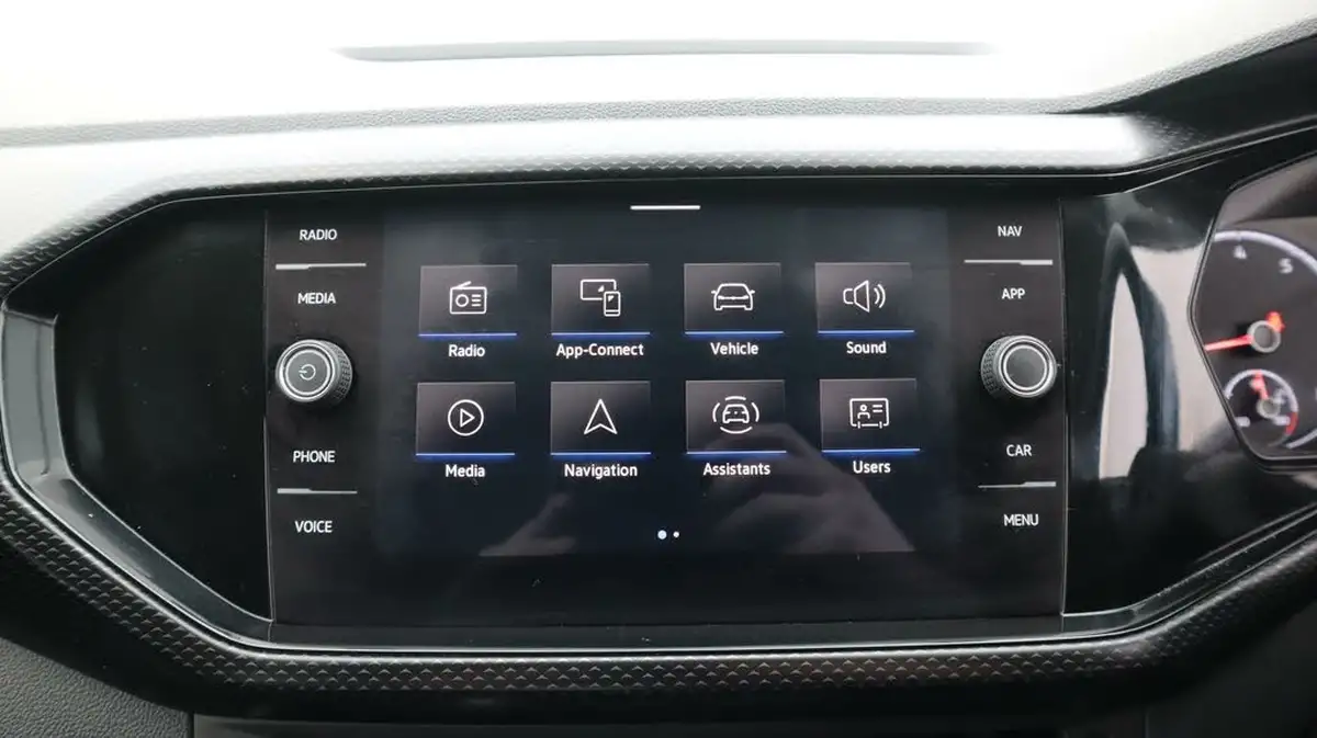 2022-volkswagen-t-cross-10-tsi-se-95ps-big-11