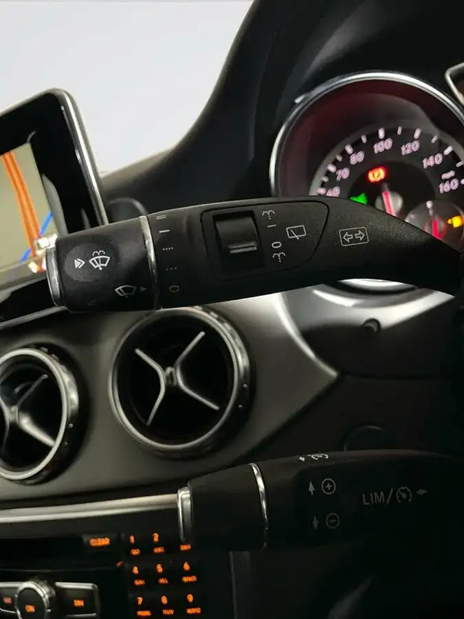 2015-mercedes-benz-gla-class-20-amg-line-premium-plus-big-17
