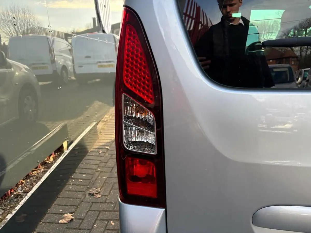 2018-citroen-berlingo-16-vti-multispace-feel-big-13