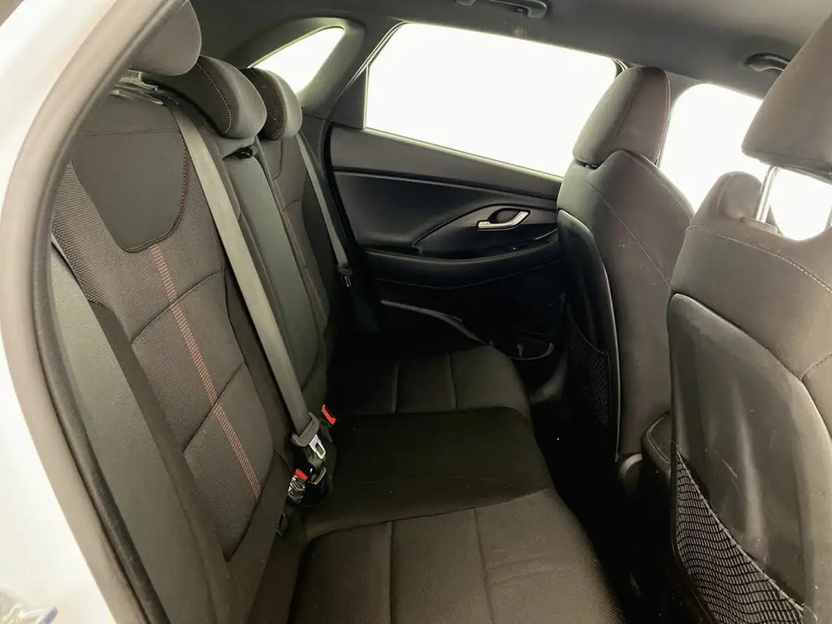 2022-hyundai-i30-15-t-gdi-n-line-hatchback-dct-big-24