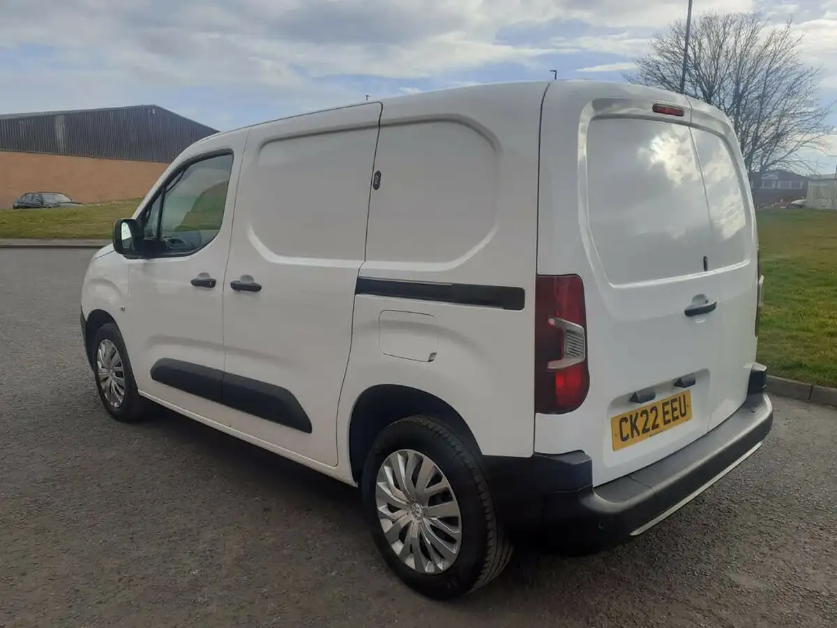 2022-peugeot-partner-15-bluehdi-1000-professional-premium-100pseu6d-big-2