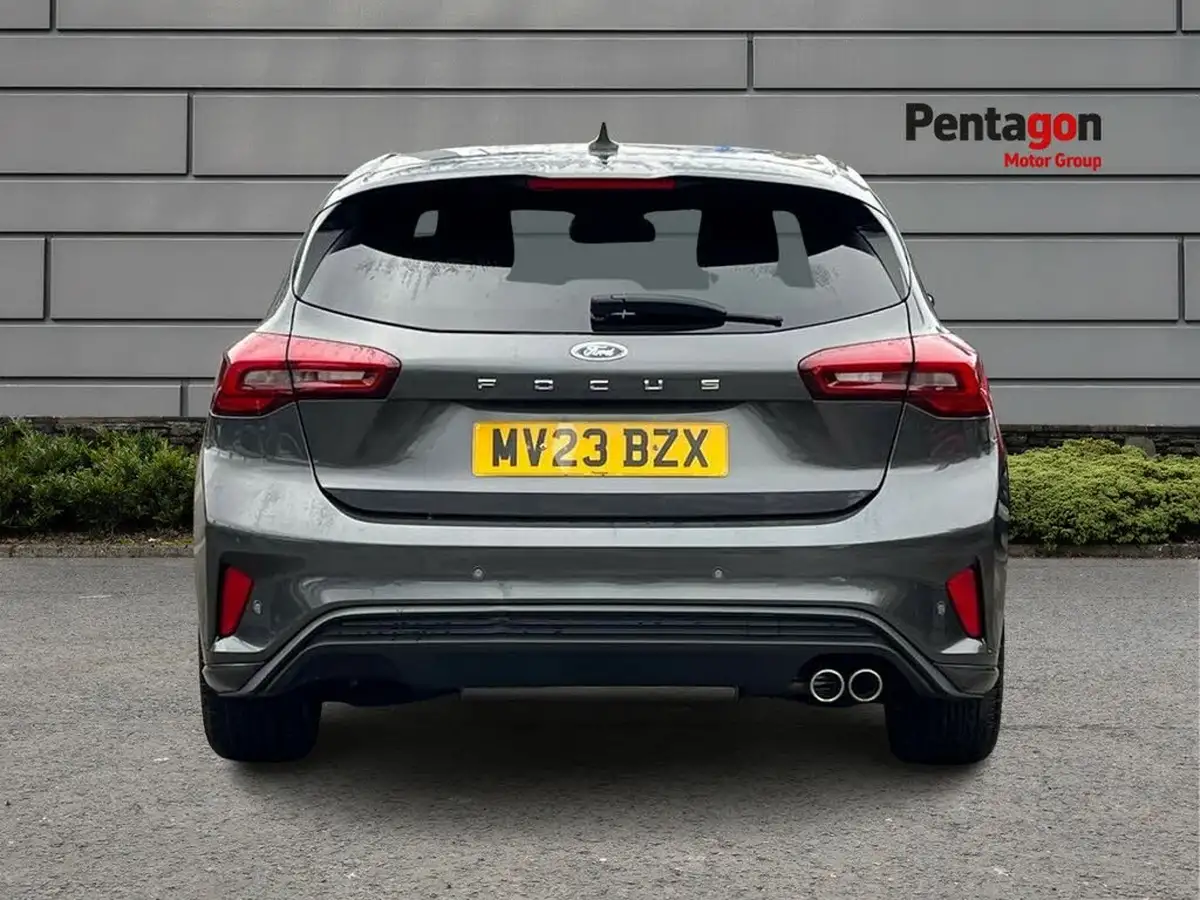 2023-ford-focus-10t-st-line-125ps-hatchback-big-15