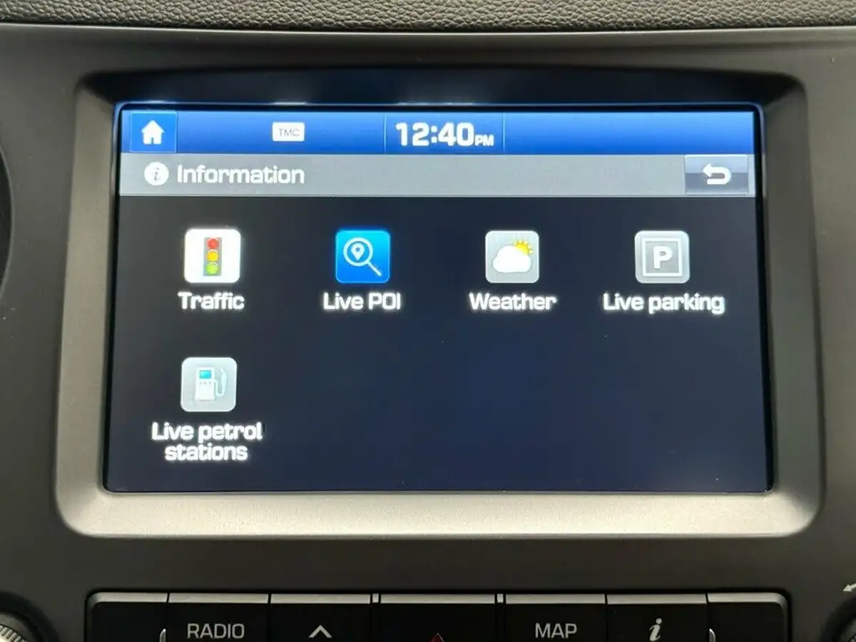 2019-hyundai-i10-10-play-big-29