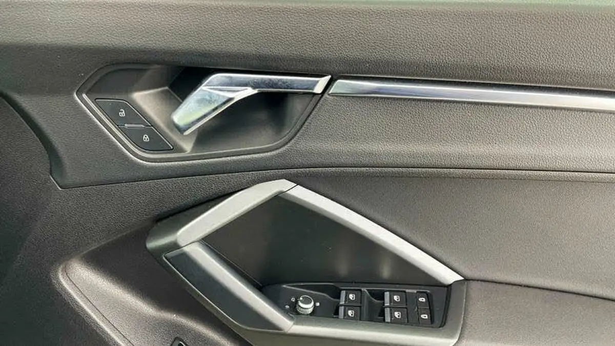 2021-audi-q3-15-35-tfsi-black-edition-codcomfort-sound-pack-station-wagon-big-18