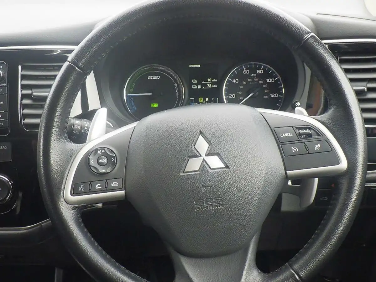 2014-mitsubishi-outlander-20-gx4h-big-22
